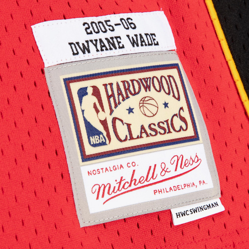 Miami Heat Mitchell & Ness Swingman Jersey Alternate Dwayne Wade 2005-06